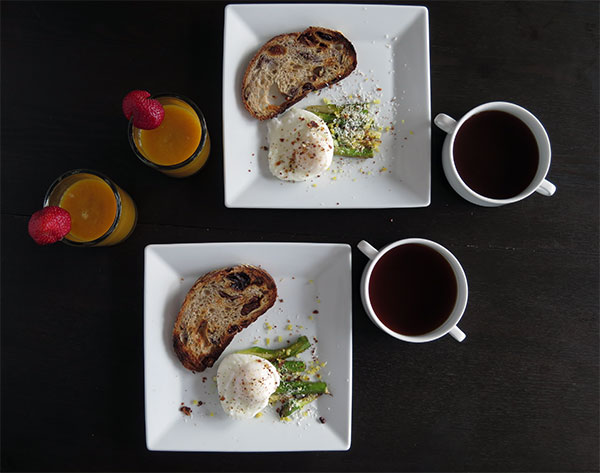 Roasted Asparagus Ends With Poached Eggs and Apple Turmeric Smoothies