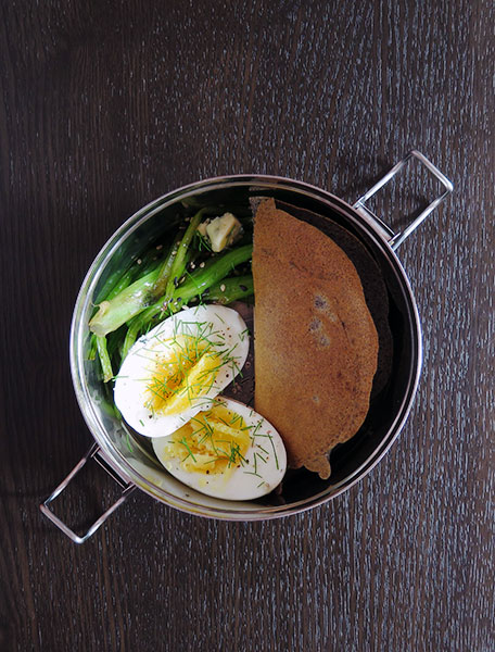 Steamed Spinach Crowns With a Boiled Egg and Buckwheat Crepe